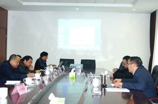 clip_image004.jpg 說明: E:\畜科\會議報道\20150122省科技廳副廳長韓忠成赴飼料產研院考察調研\news-2.jpg